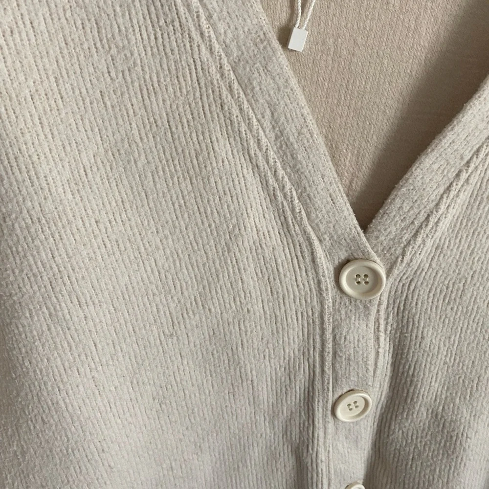 Zara Beige‎ Button-Up Cropped Cardigan Sweater - Picture 2 of 5